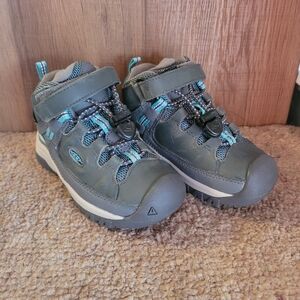 New KEEN Toddler Size 8 Gray and Blue Hiking Shoes